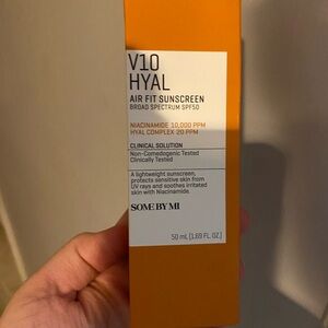SOMEBYMI  Hyal Air Fit Sunscreen - Orange